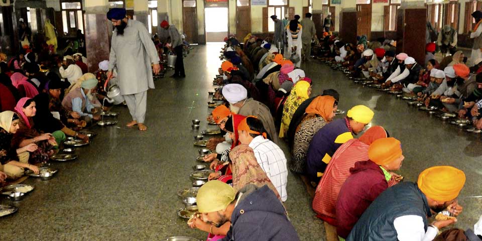 Free Eatery At The Golden Temple - Langar