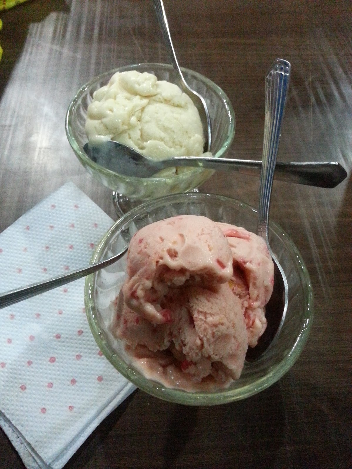 Fresh fruit ice cream at Taj Ice Cream
