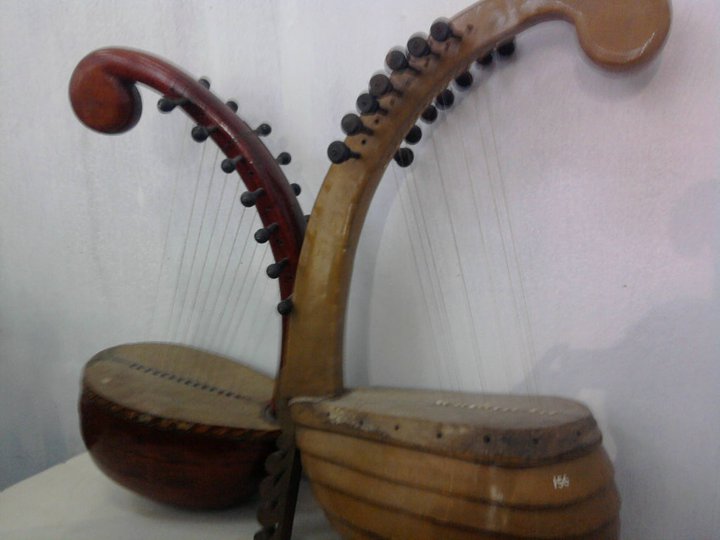 Yazh is considered to be the predecessor to the Veena