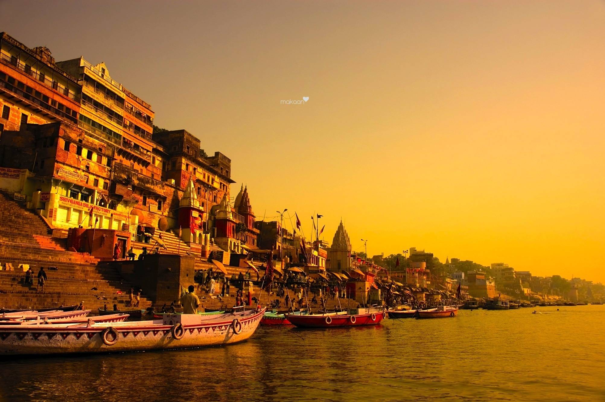 Let the spirituality and the flowing Ganges engulf you