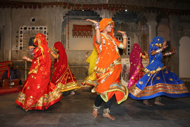 Traditional Dance forms at Mewar Festival.