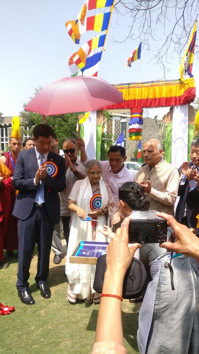 Inauguration of Tibet Cultural fest by L-R, Dr. Lobsang Sangay, President Central Tibetan Administration and Former Delhi CM, Smt. Sheila Dixit