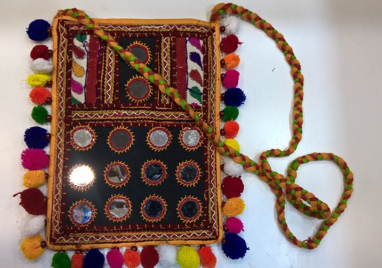 kutch, handicrafts, kutch embroidery, gujarat, bananivista, livingandexploring